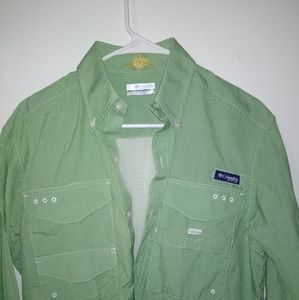 Men's small short sleeve Columbia PFG button down.
